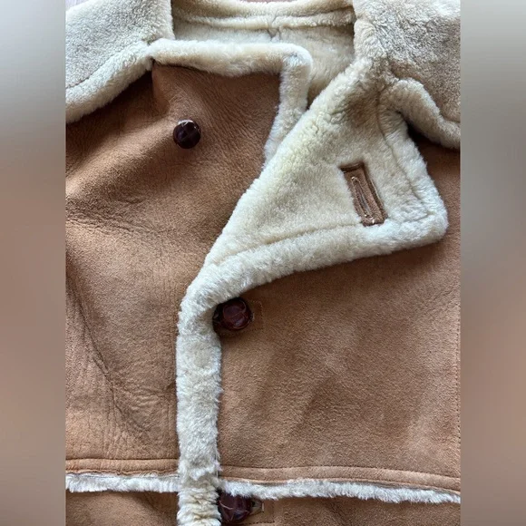 Men's Shearling Sheepskin Coat. Vintage Marlboro Man. Tan/Cream. Size XL - Picture 7 of 16